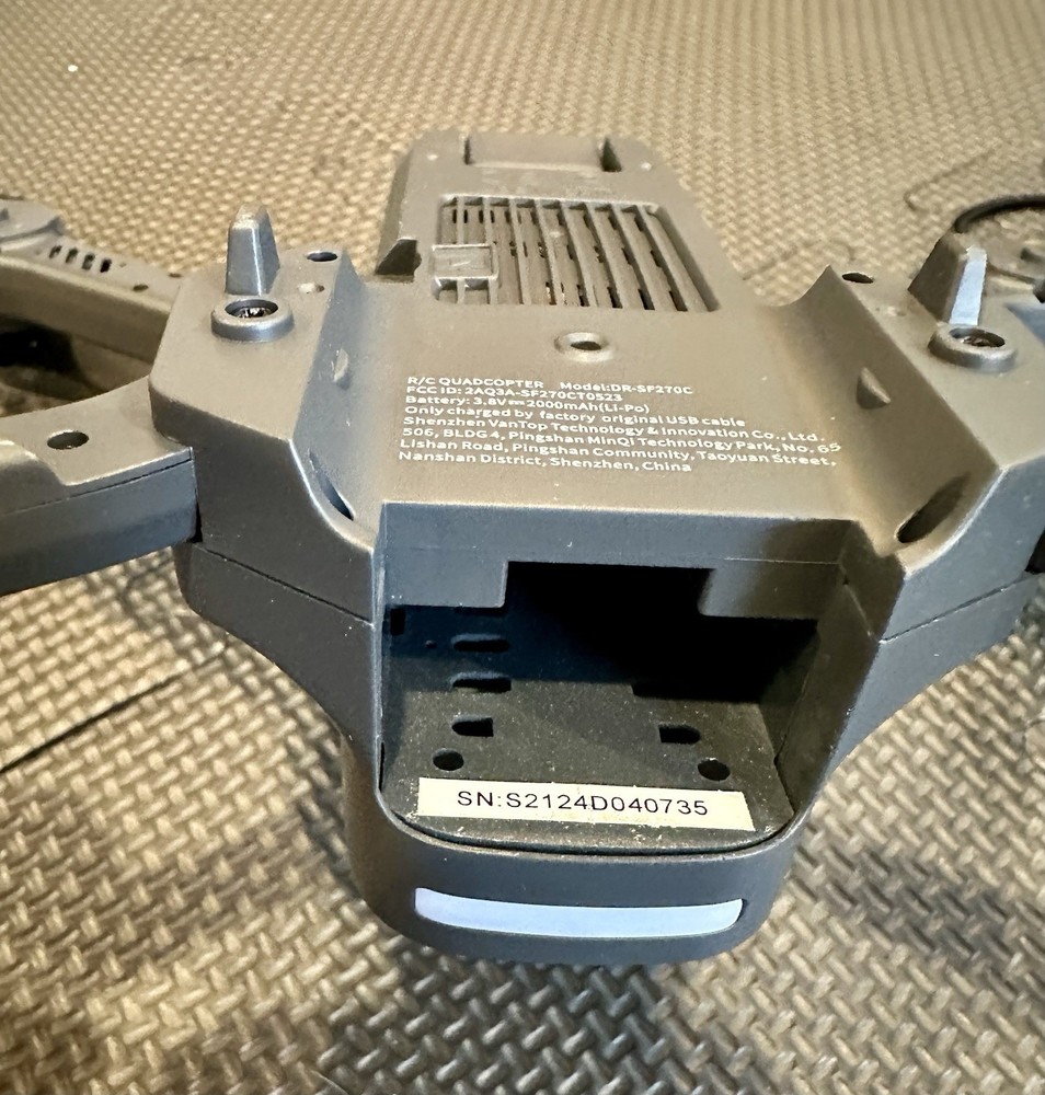 Snaptain E20 2.7K QHD Camera Foldable Drone Remote Controller USED THREE TIMES!!