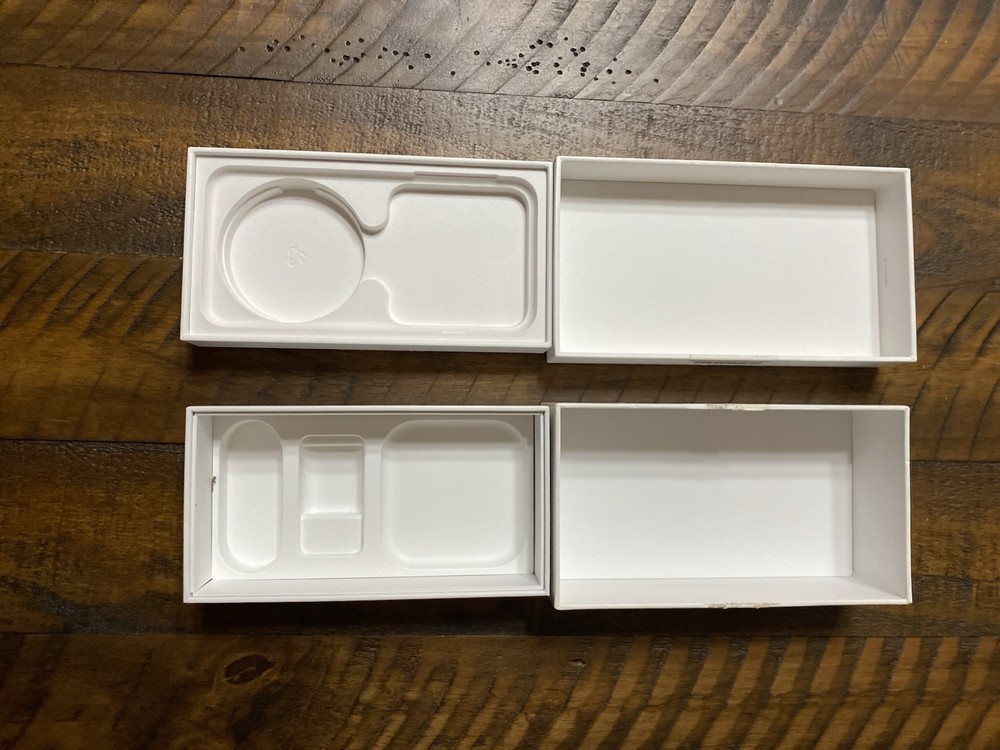 Apple iPhone SE & Apple iPhone SE Empty Boxes Only