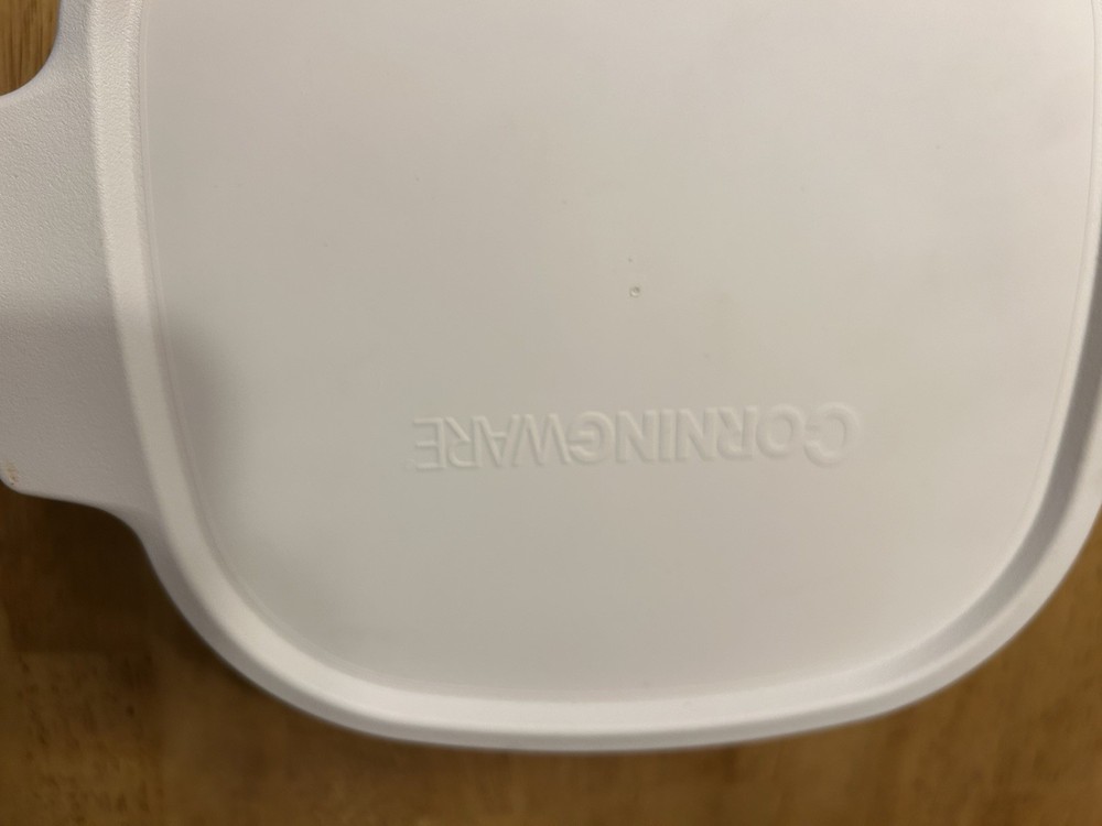 Corningware Plain White 1.5 w/Lid
