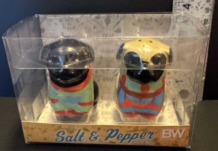 Boston Warehouse Pugly Sweater Salt and Pepper Set