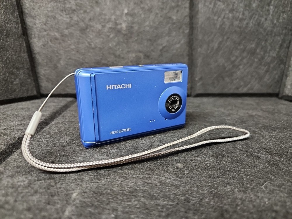 Hitachi Digital Camera HDC-57IEBL 5MP Blue TESTED