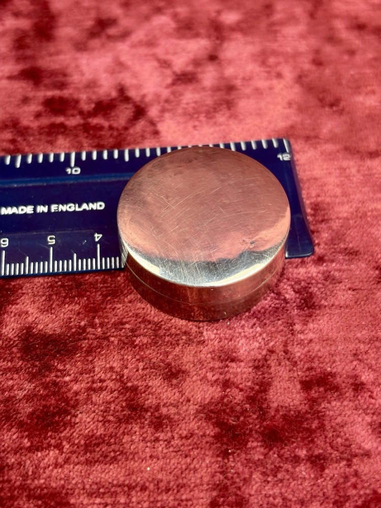 A Lovely Solid Silver Hallmarked Pill Box. Detachable Lid. 1925. Gilt Interior.