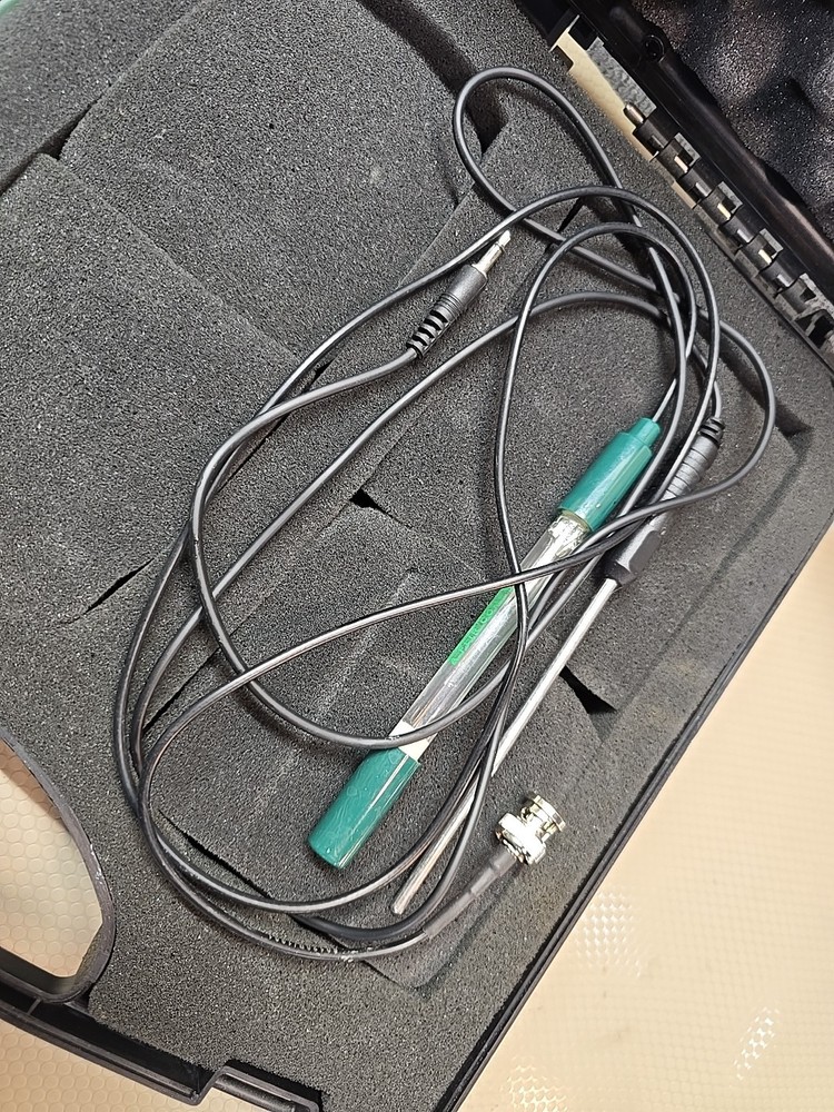 Extech SDL100: PH/ORP Meter SD Logger Kit