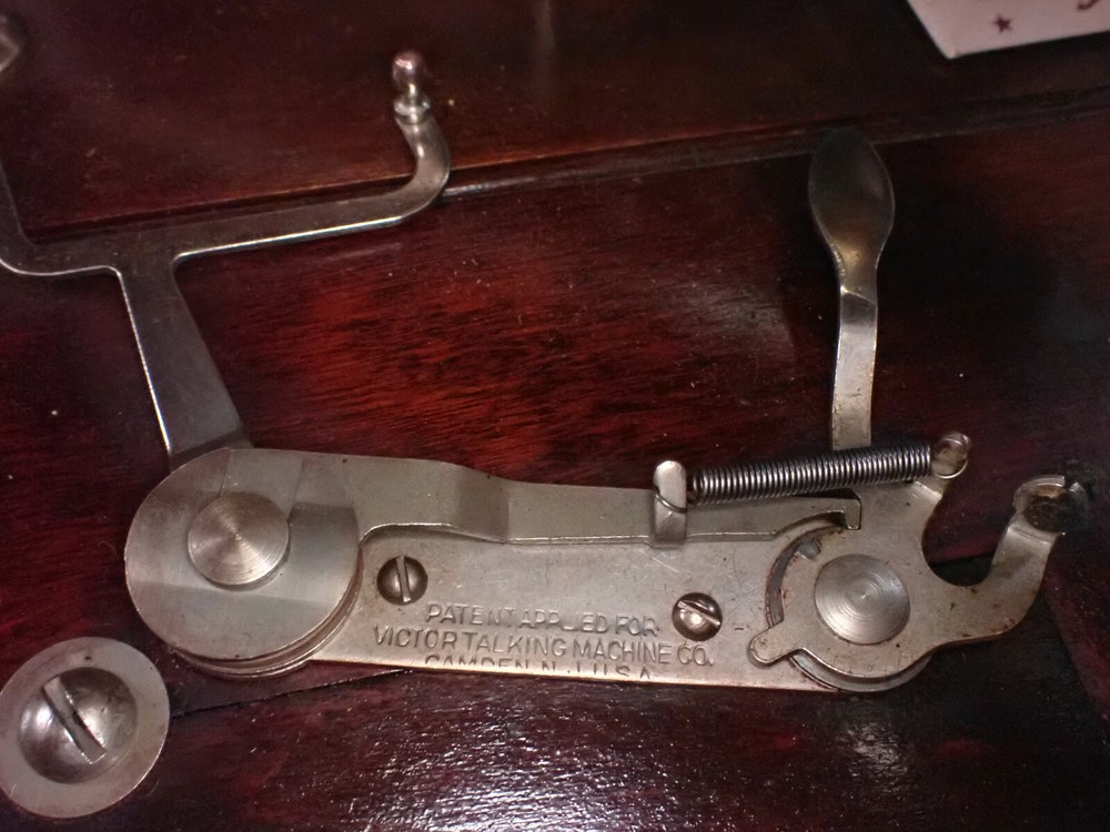 VICTOR VICTROLA SPRING FOR TURNTABLE STOP WORK MECHANISM