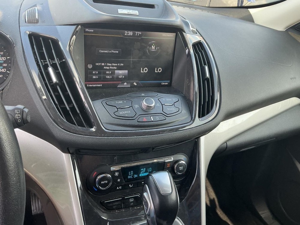 ESCAPE 2013 Glove Box 4974935