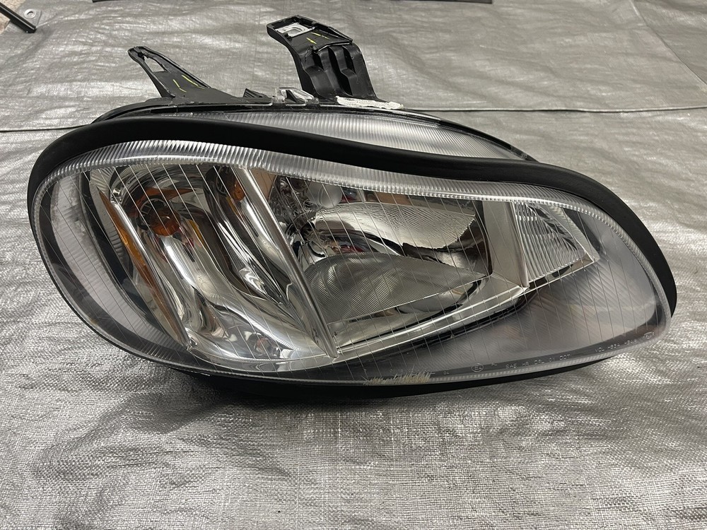 2012 Freightliner M2 106 Right Passenger Headlight Head Light
