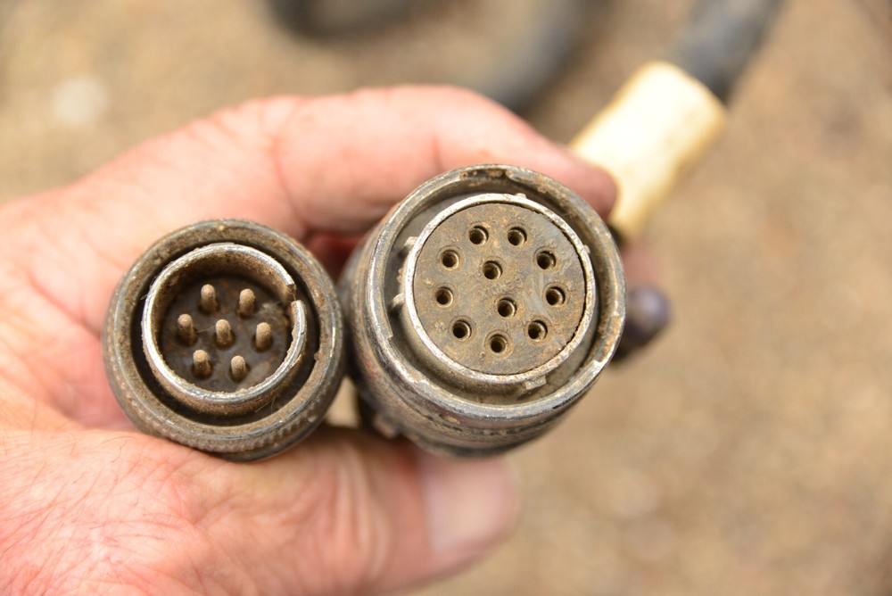 Paving machine control coil cords. For Pendant control or sonic device?