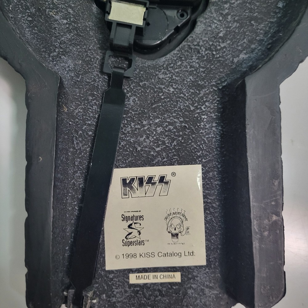 KISS Vintage 1998 SPENCER GIFTS Pendulum Wall Clock