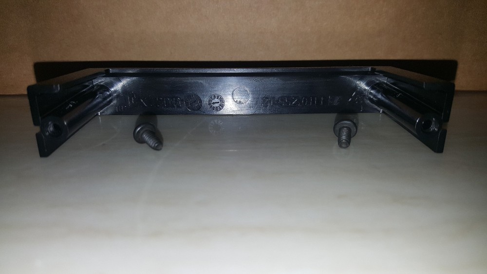 Extron Cable Cubby 700 / 500 Retractor Trim & Screws 21-552-01LF