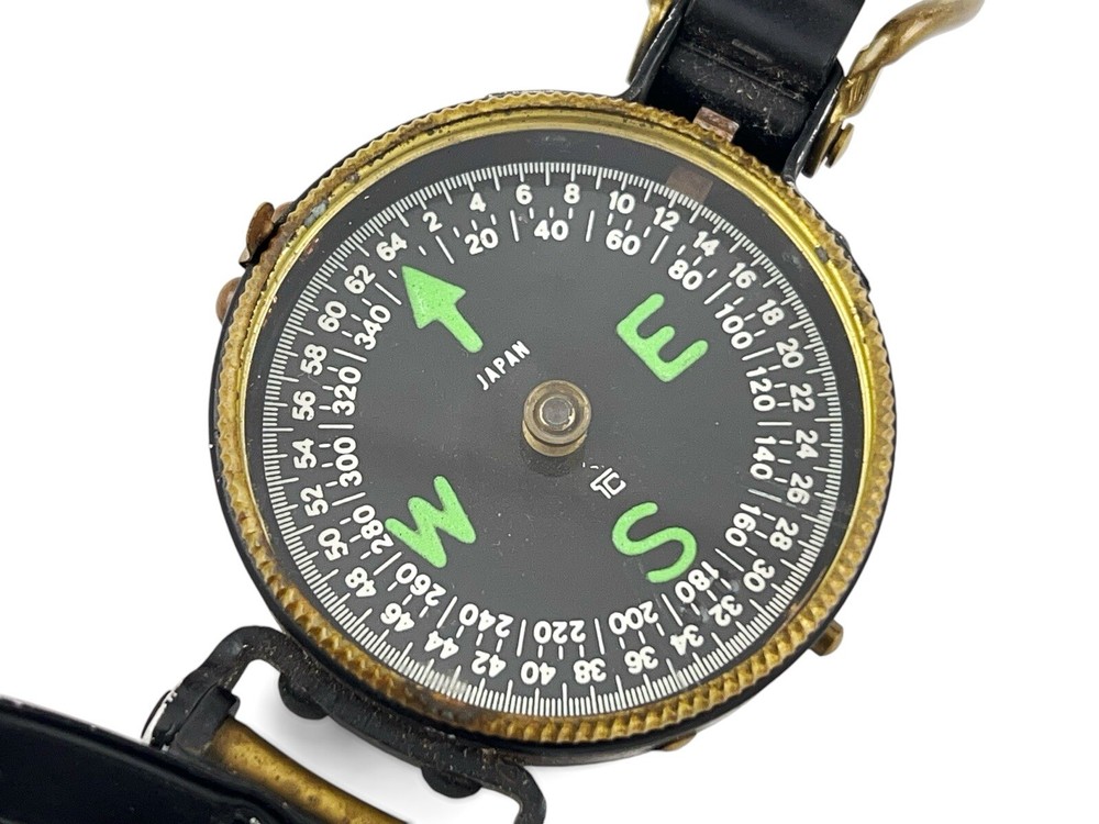 VINTAGE ENGINEER DIRECTIONAL COMPASS
