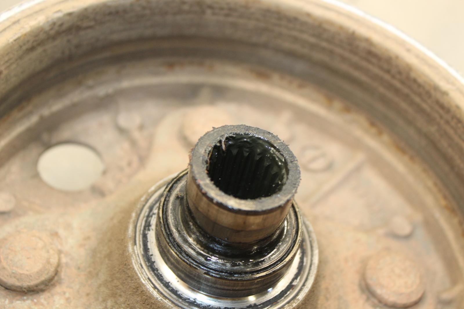 1986 Honda FourTrax 350 TRX350 4x4 RIGHT FRONT BRAKE DRUM O901