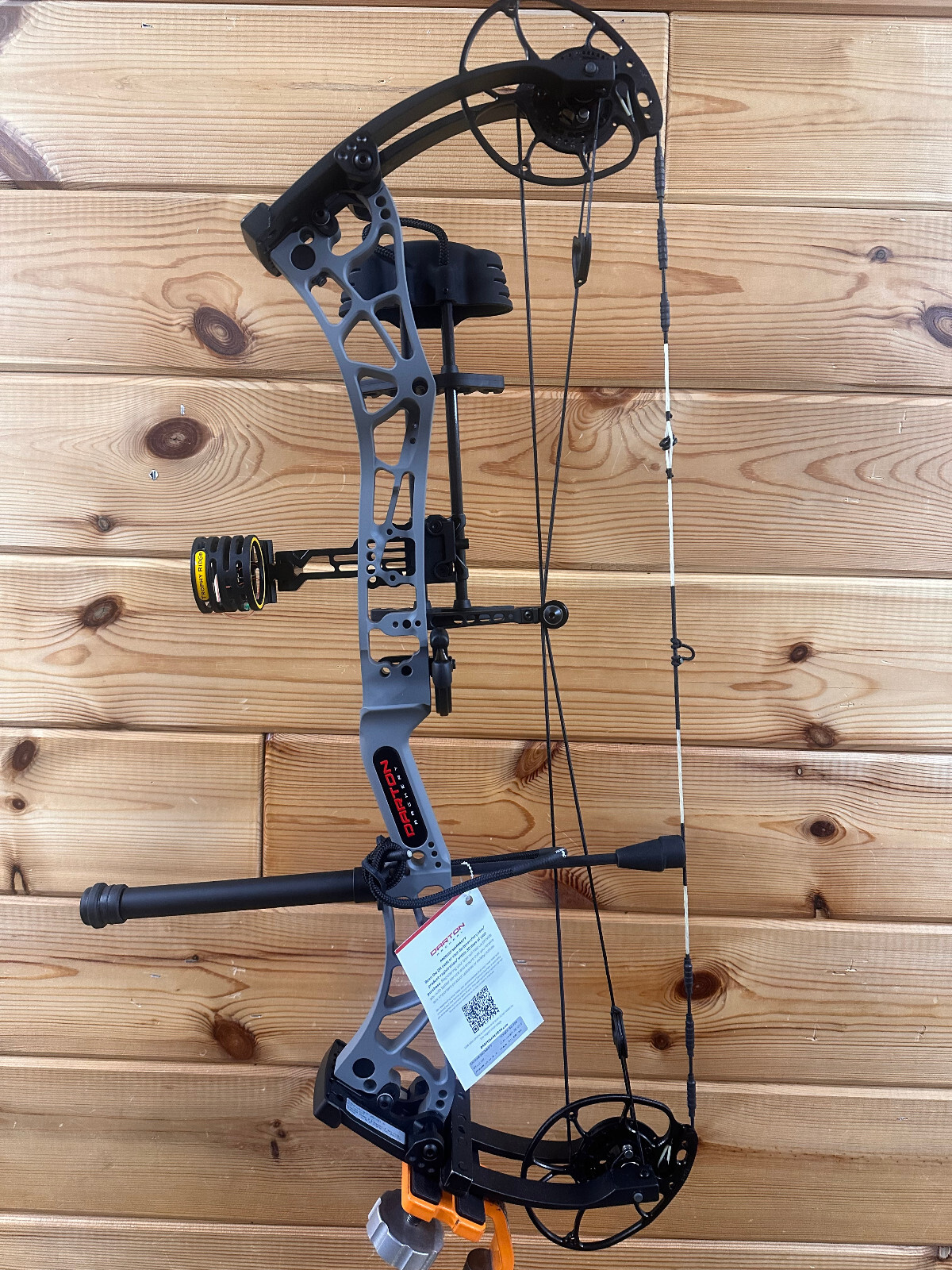 New Darton Consequence 2 RH 70# Stone Grey w/Black Limbs Ready Hunt Package Bear