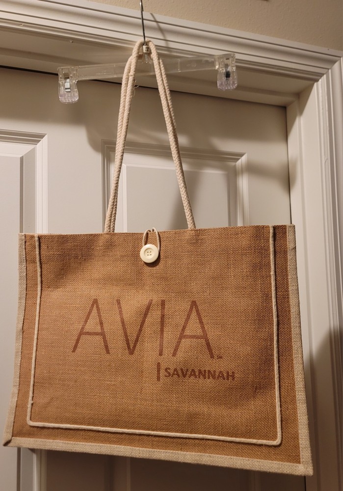 Avia tote Bag