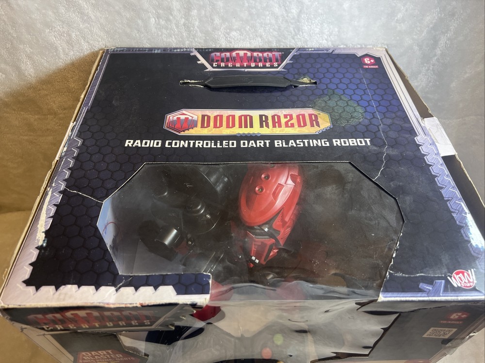 NEW DOOM RAZOR R/C Blazter Robot Combat Creature REMOTE CONTROL. Opened Box.