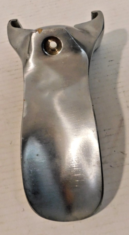 Surgical operating table kidney rest attachment