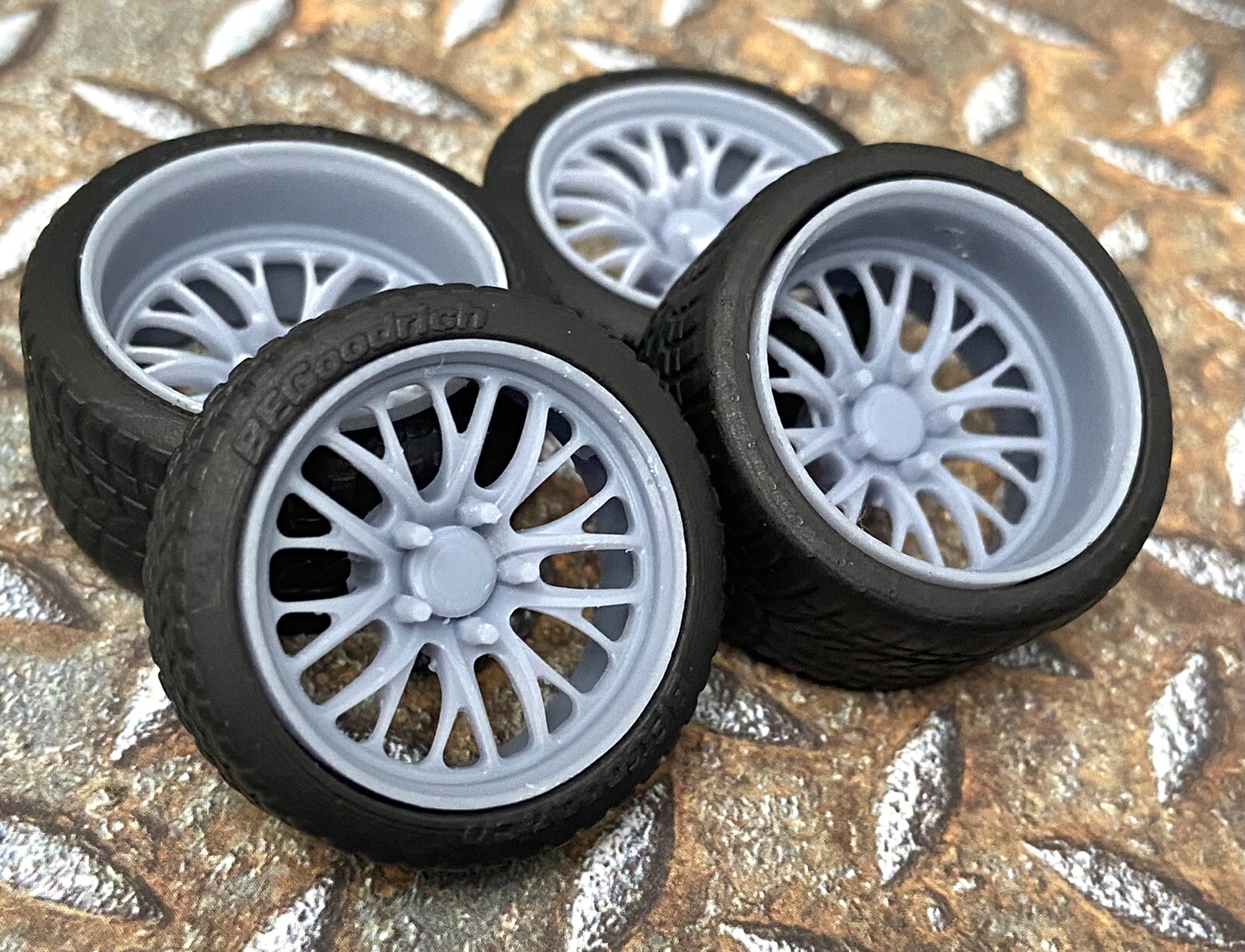 1/24 Scale: 21/20 Inch Weld S82 Wheels With Wide Rear Street Tires; Resin