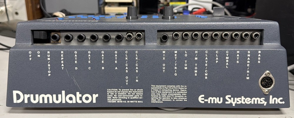 E-MU Systems Drumulator Model 7000 Vintage Drum Machine + Case + Original Manual