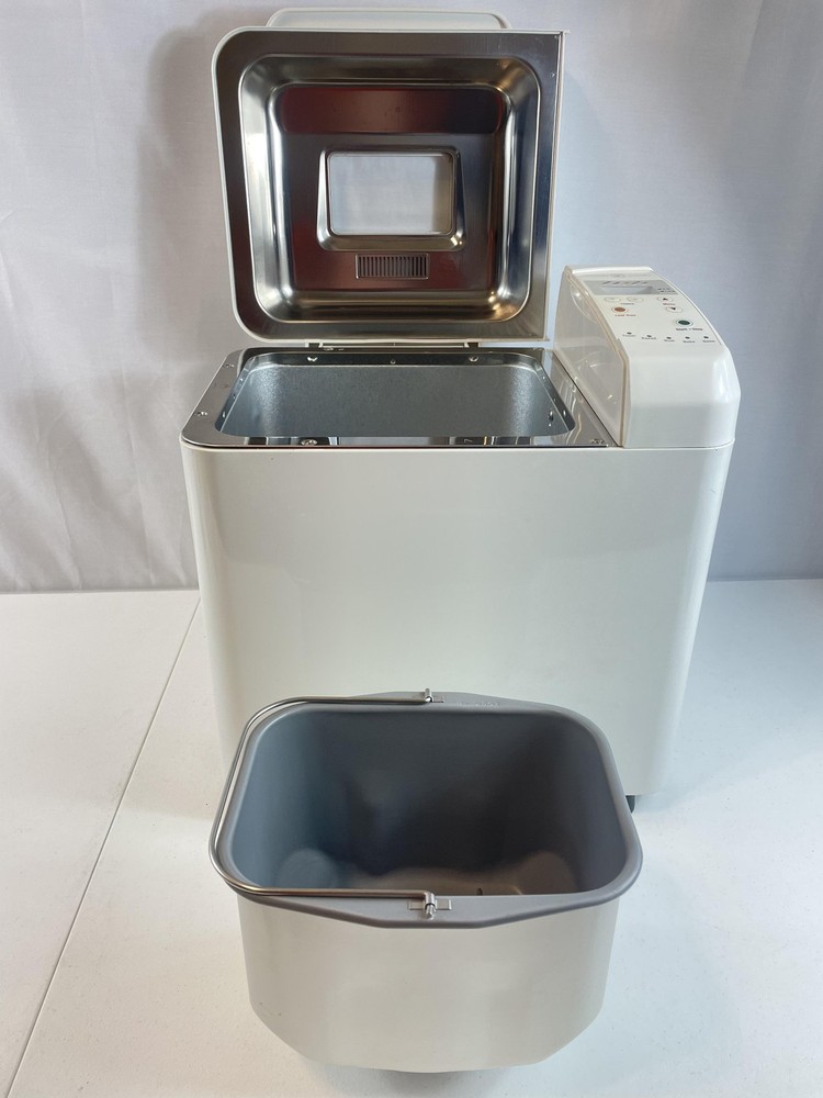 Williams Sonoma Bread Machine WS0797 2lb 1.5lb Programmable Maker White With Pan