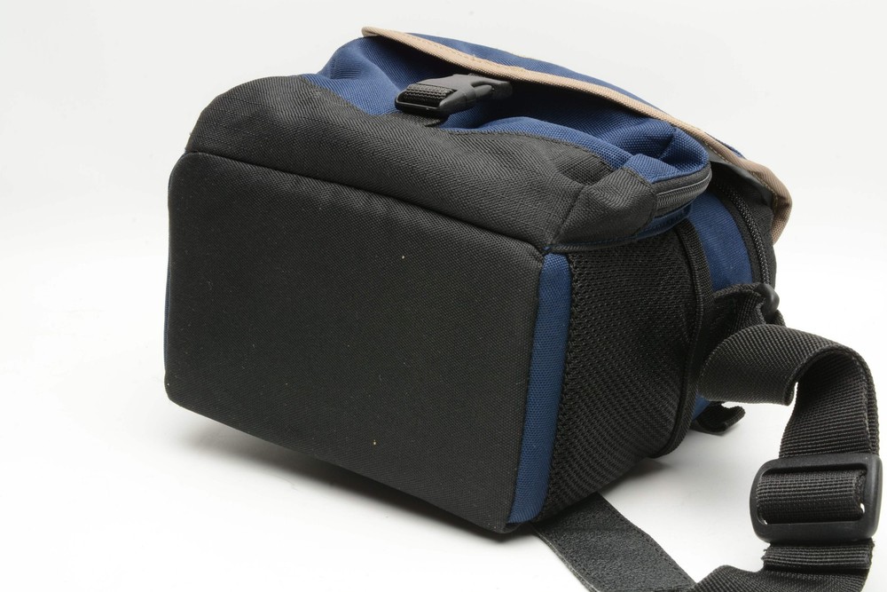 Lowepro Nova Mini (Blue), Nice and clean