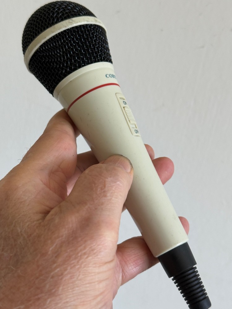 Handheld COBY CM-P24 Dynamic Microphone, clean strong audio, 1/4" phono cable