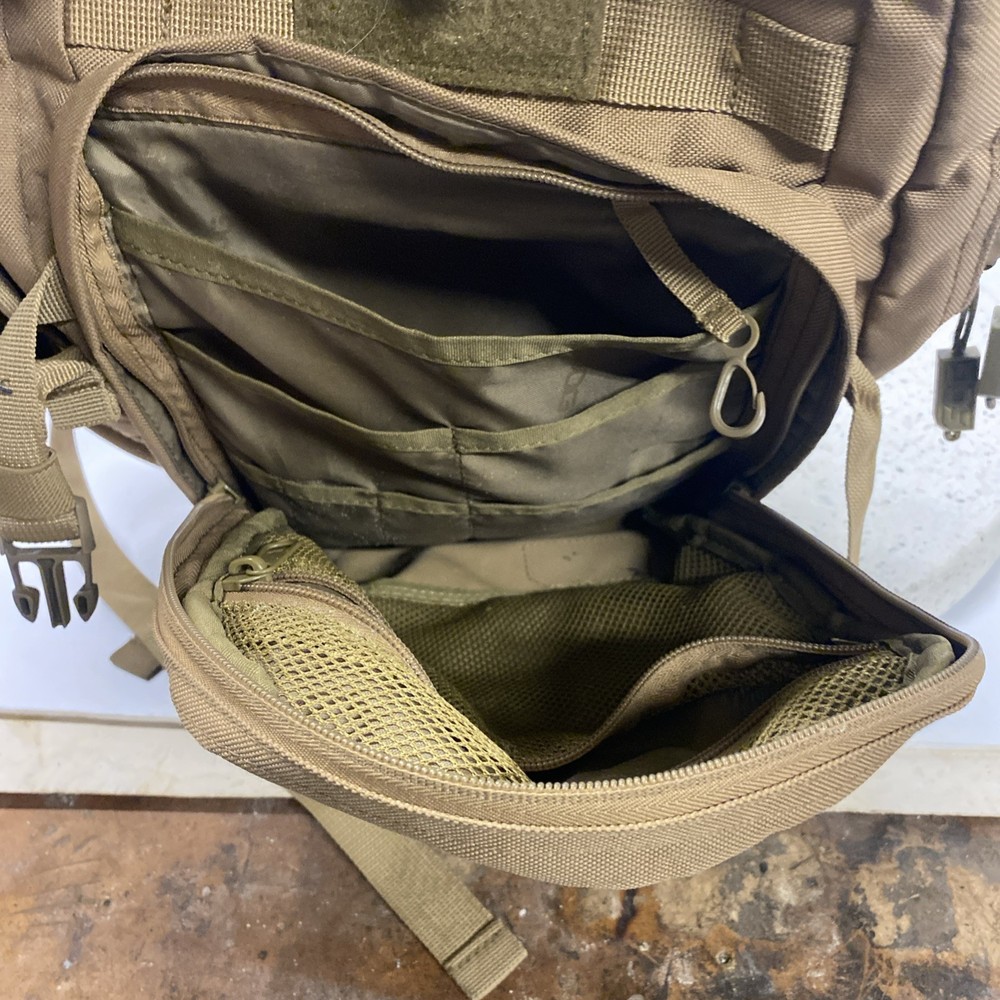 SOG Backpack Tan Missing Half Of The Right Shoulder Strap Buckle