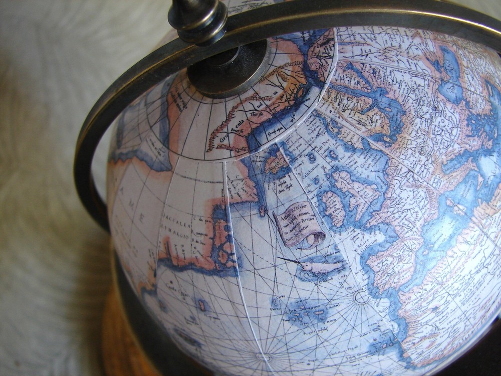 NWT Authentic Models Terrestrial GLOBE w/Compass GL019, 8" Desk Size Model