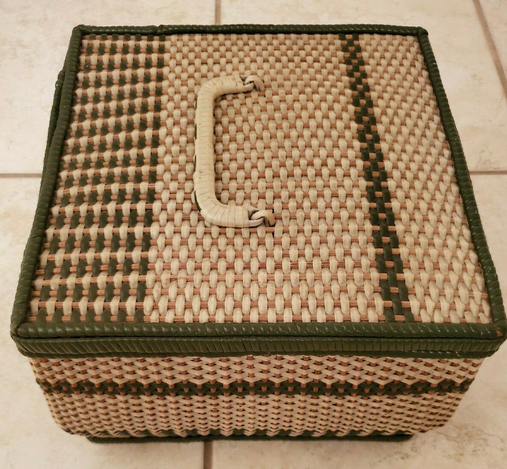 Sewing Basket Vintage With Fabric Lining