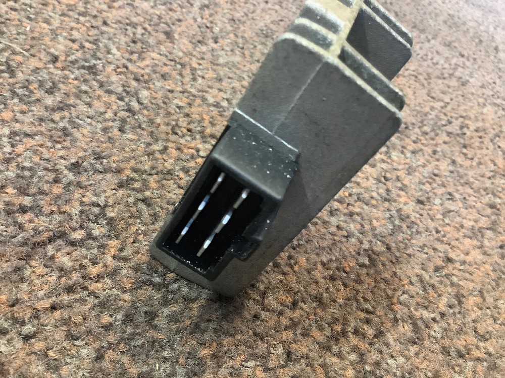 2000 Vespa ET4 Cento 125 Regulator Rectifer