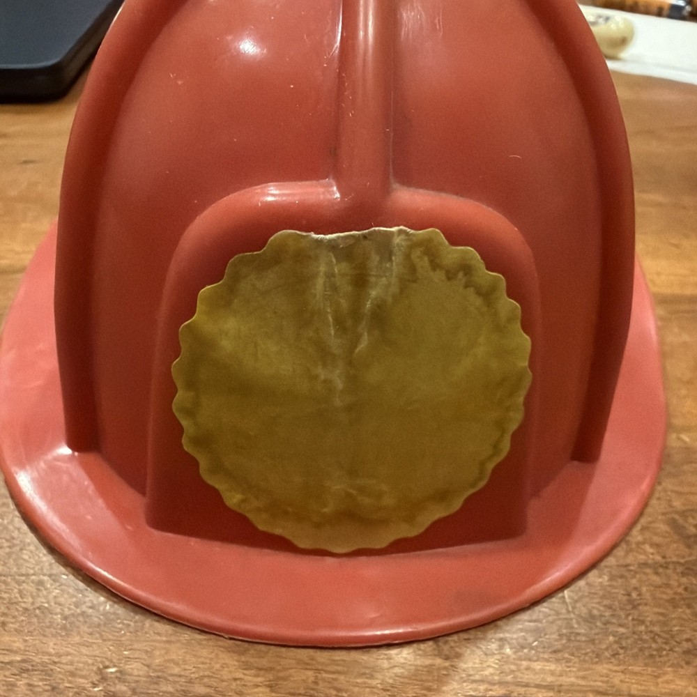 Texaco 1968 R Dakin & CO fireman Helmet