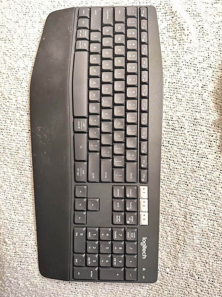 Logitech Performance K850 keyboard Only, doesn't use USB reciever Y-R006