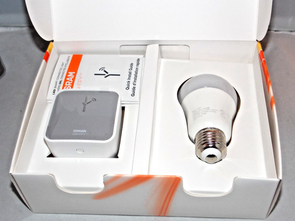 Sylvania OSRAM Lightify LED Smart Connected Light Gateway+Bulb Starter Kit