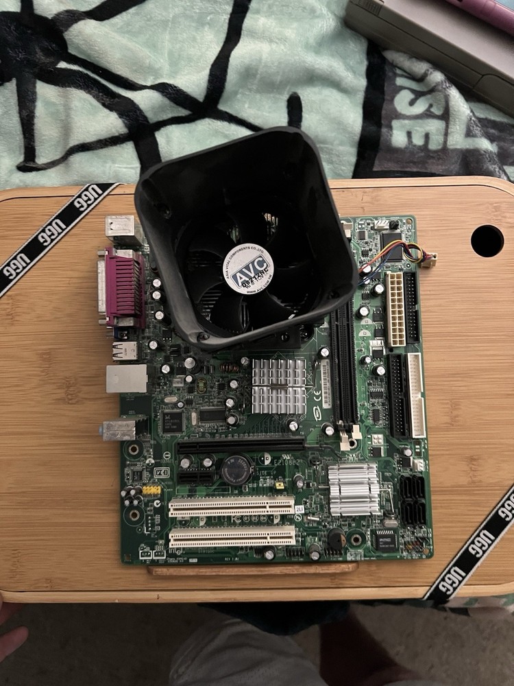 Intel Motherboard D101GCC + Celeron D 352 CPU