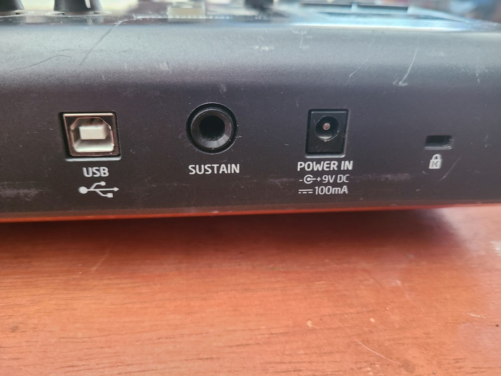 Novation Launchkey 25 MIDI keyboard controller - No Power Cord