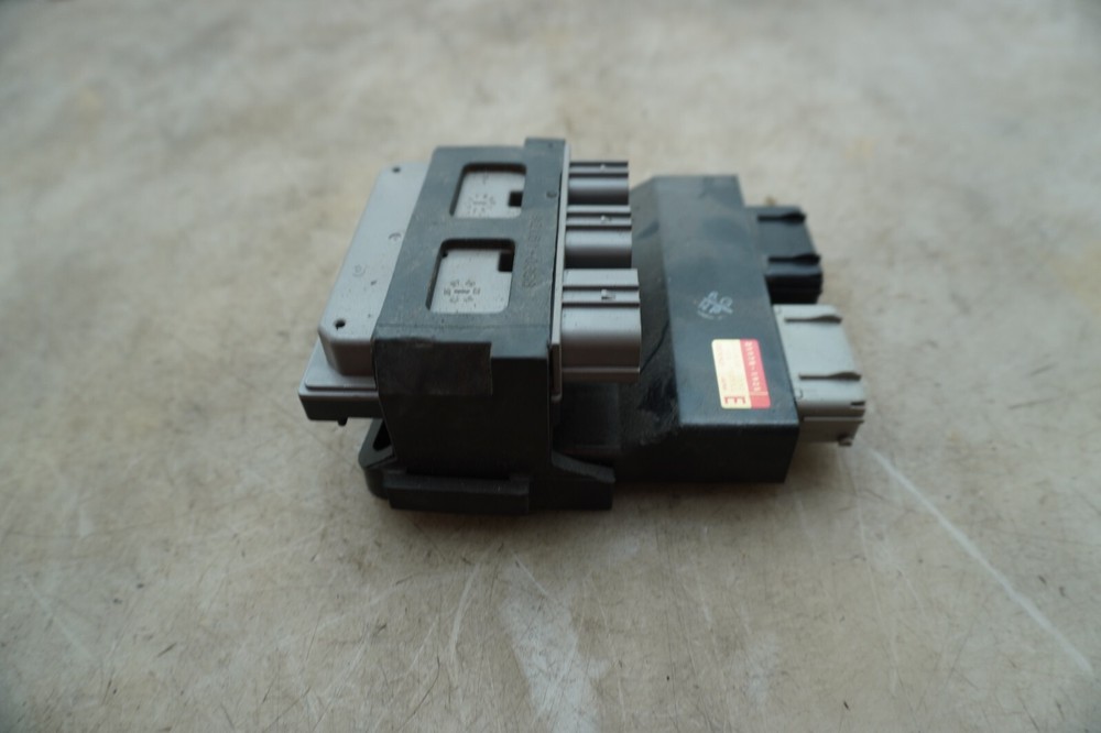 24 KAWASAKI 636 ECU E-3874
