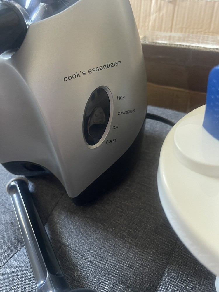 New In Box Cooks Essential Smoothie Maker With Popsicle Maker