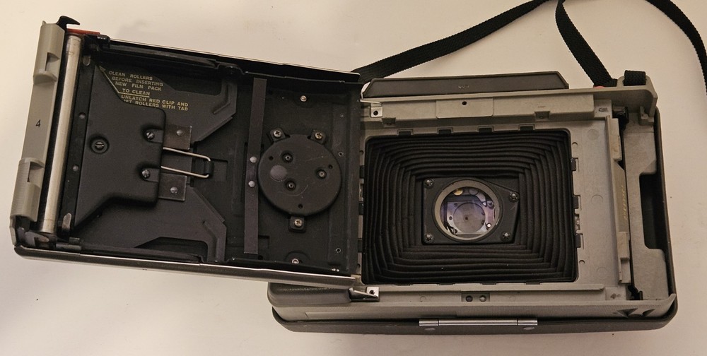 Polaroid 440 Land Camera *Working*