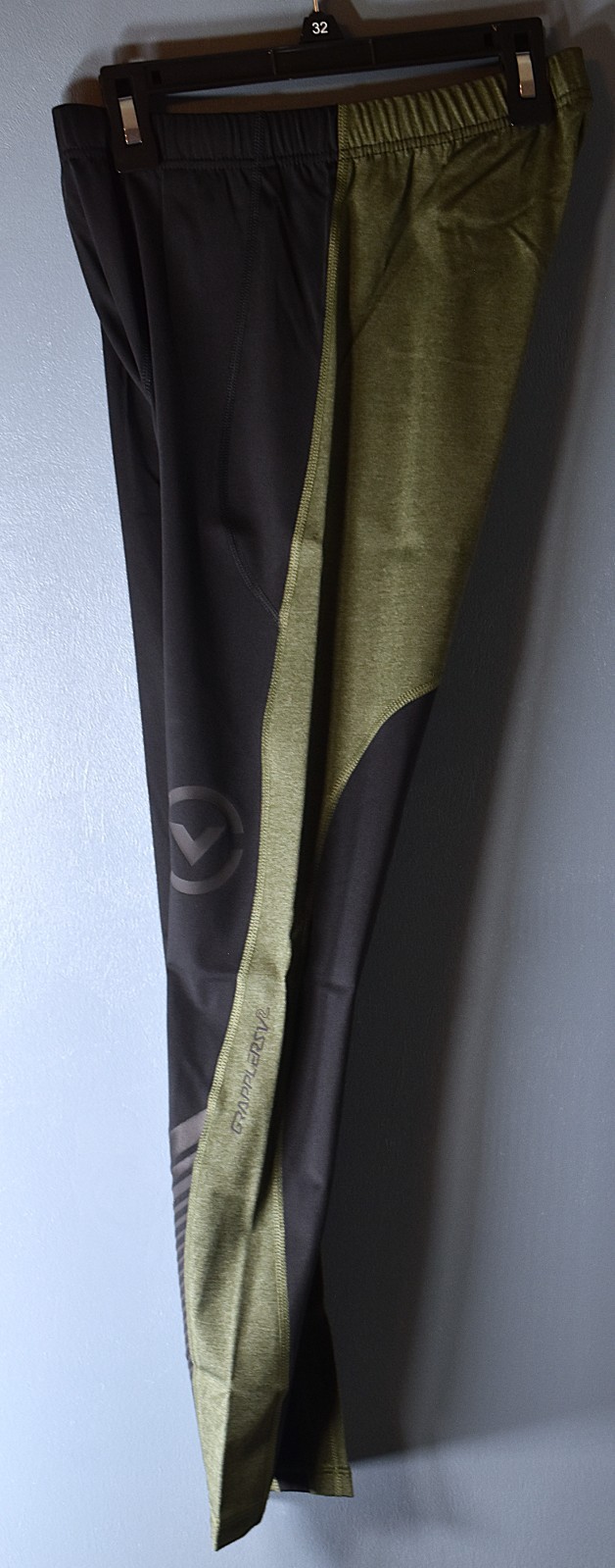 Virus Grappler V2 Splats compression tights size men's Medium, black & green