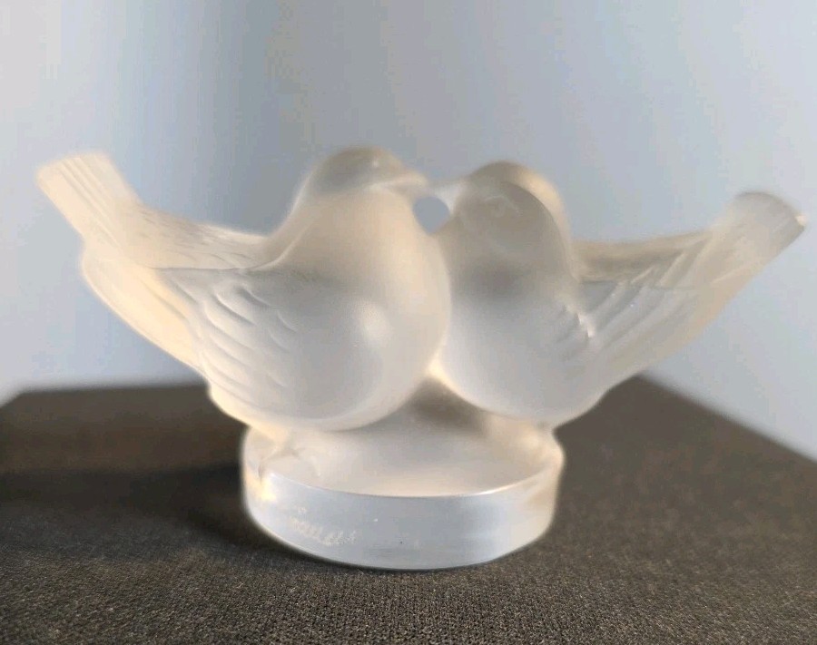 Lalique Frosted Crystal Art Glass 3" Kissing Doves Or "Colombes" Made In France