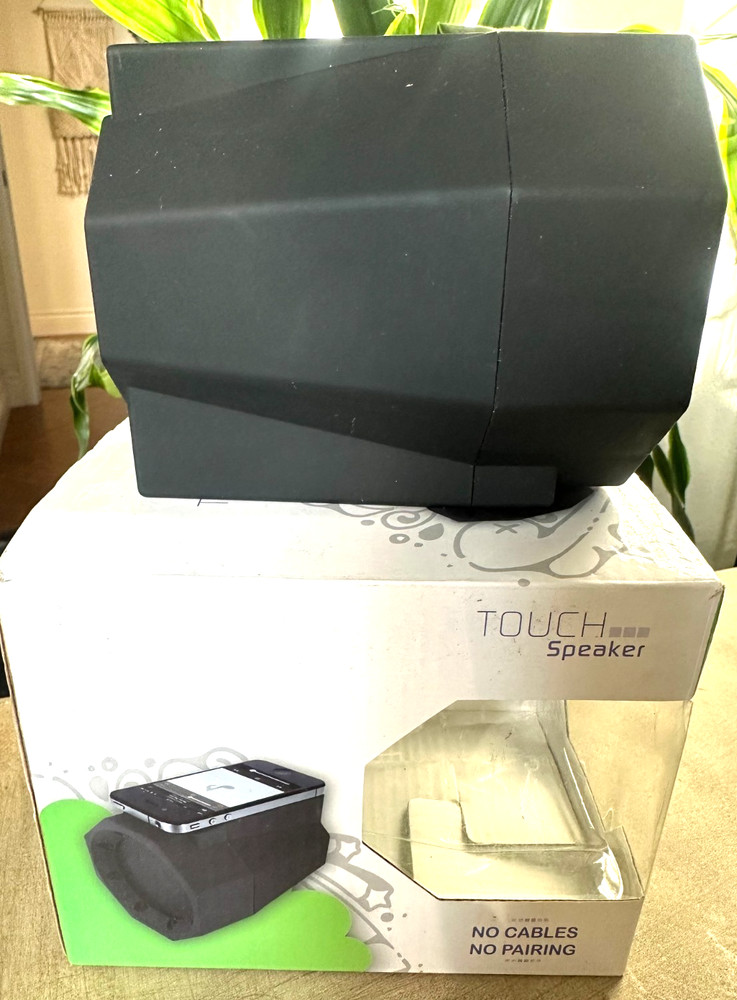 Tectron #HT707 Black Touch Speaker Rechargeable No Cables No Pairing EUC