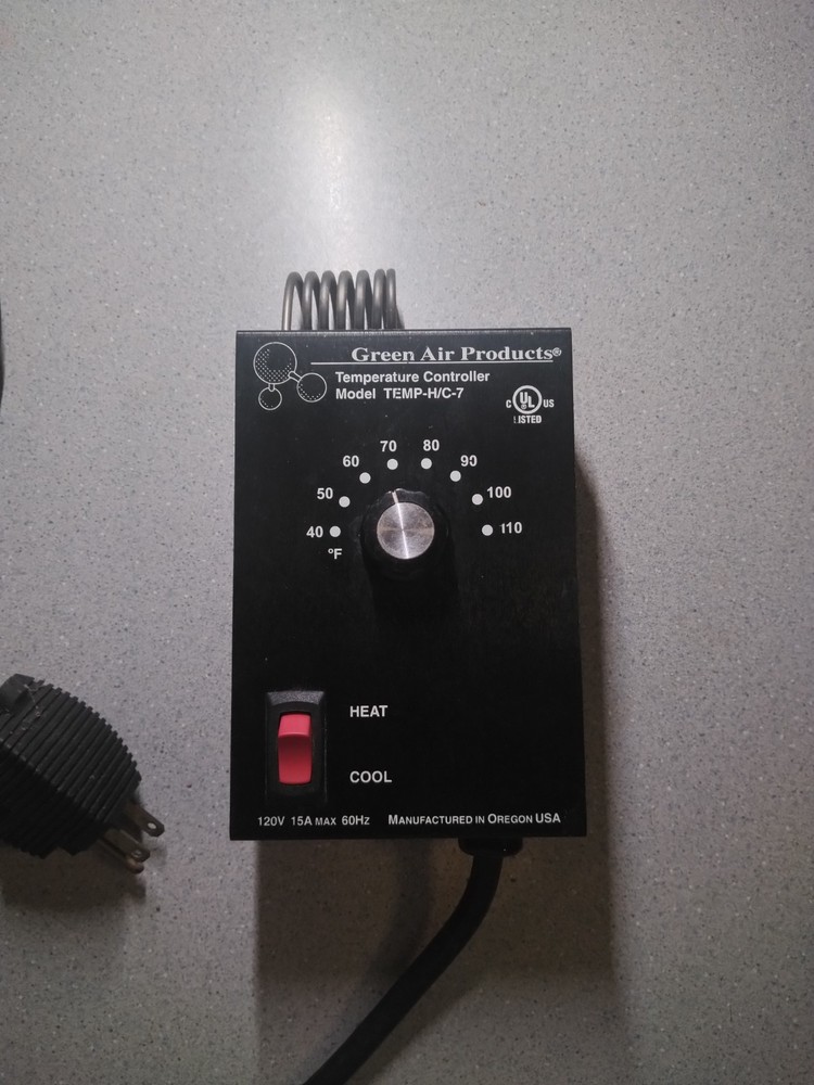Green Air Products Model TEMP-H/C-7 ANALOG Temperature Controller