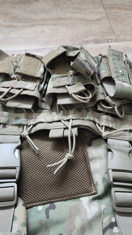 Condor Multicam Tacitcal Chest Rig W/ Pouches/hydration Bladder Insert