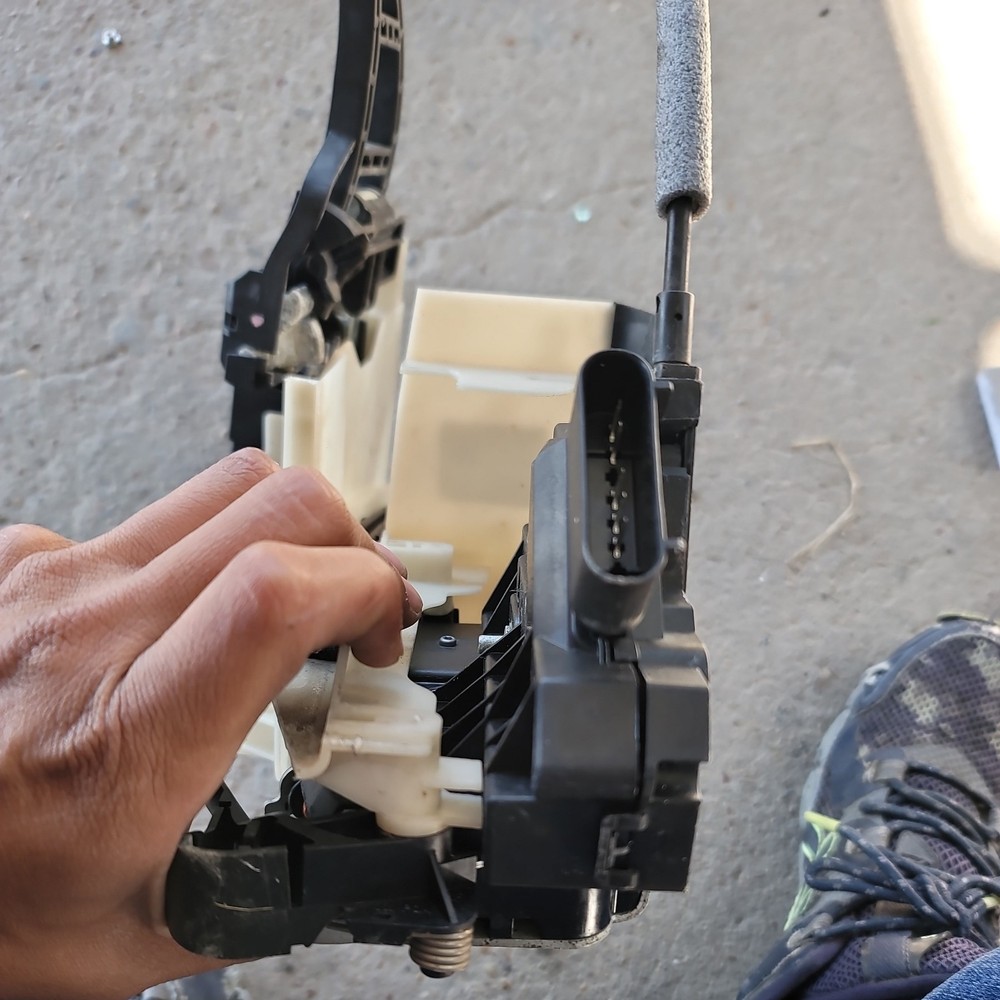 2012-2018 FORD FOCUS Door Lock Latch Actuator Front Right