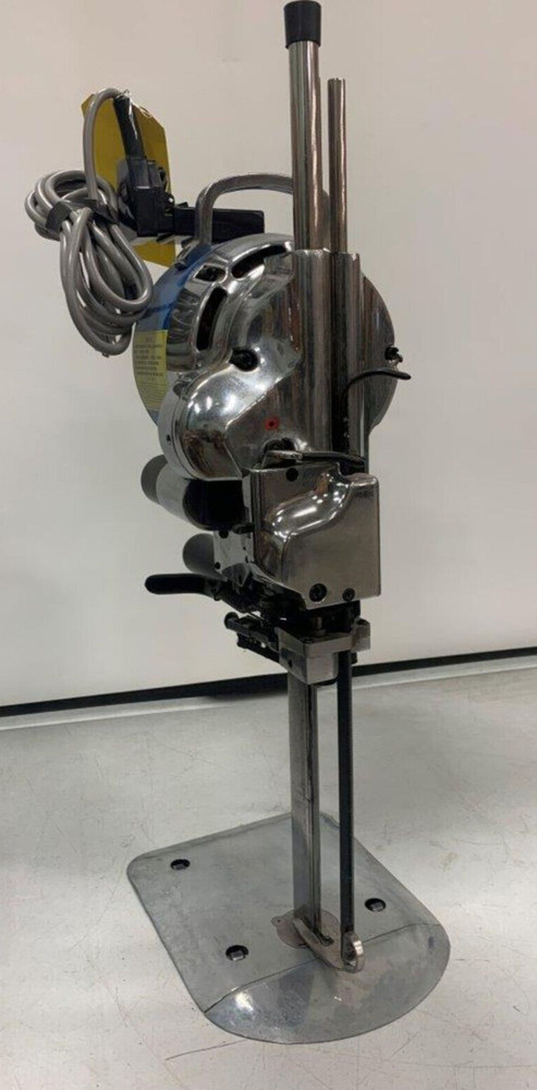 AUTO SHARPENING CLOTH CUTTING MACHINE