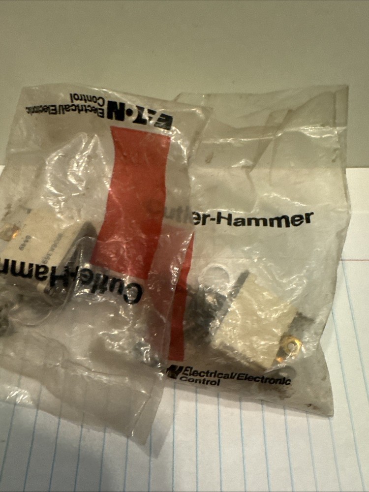 Lot 2 CUTLER HAMMER EATON TOGGLE SWITCH 8449 Ref L3