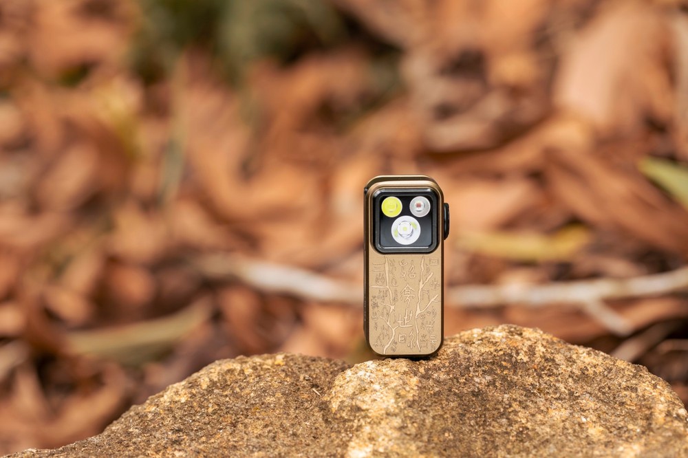 Olight Oclip Pro Ancient Script Flashlight, Floodlight Spotlight/Red Light, 500L