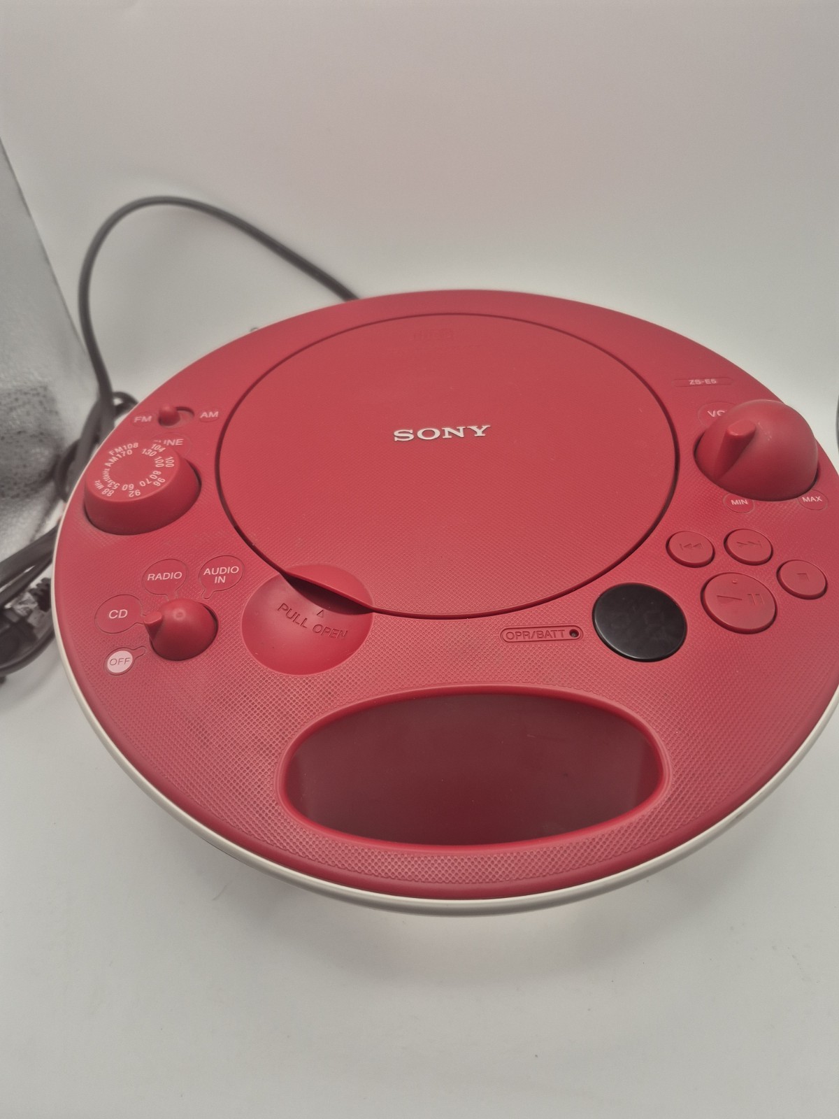 Sony ZS-E5 Red Portable CD Player AM/FM Radio AUX Input Stereo Portable Boombox