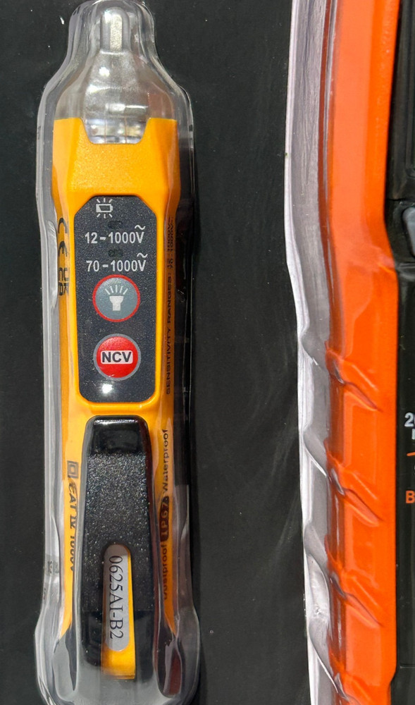 Klein Tools Electrical Test Kit MM320 Multimeter + NCVT Voltage Tester 25KIT1