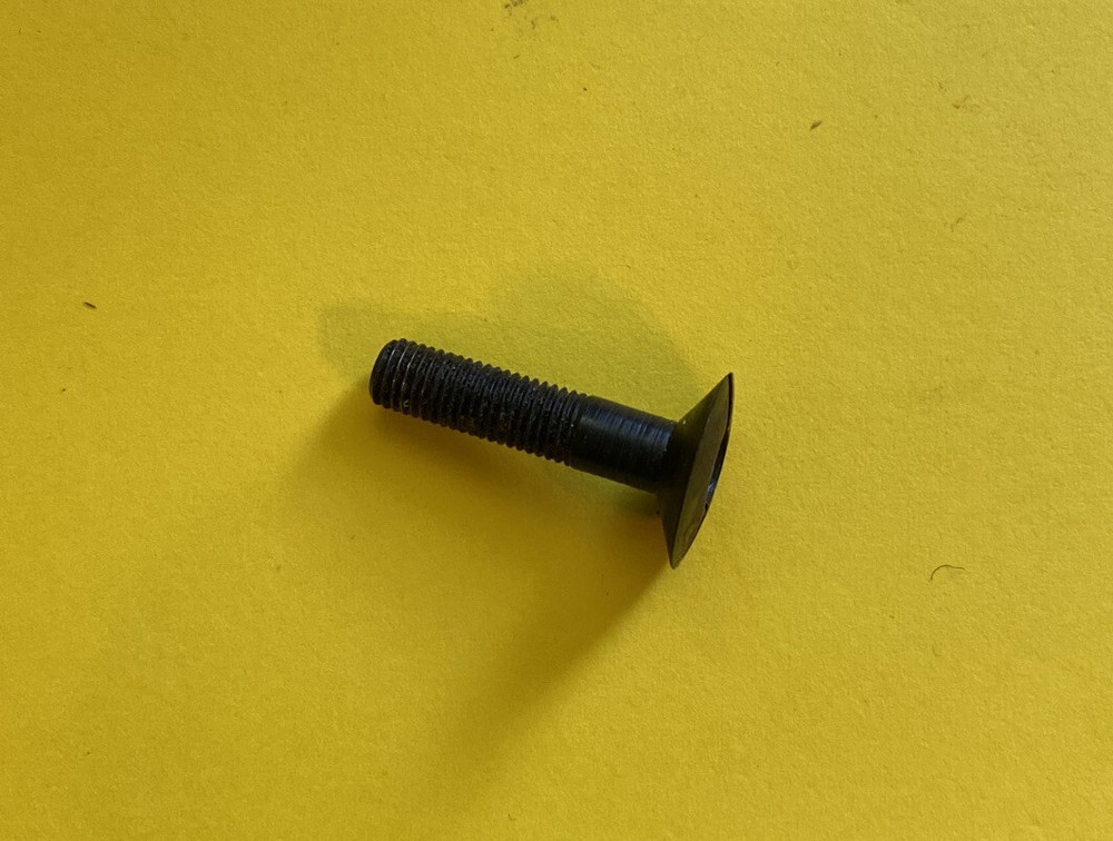 *USED* 22769A-UNION SPECIAL-SCREW FOR SEWING MACHINE*