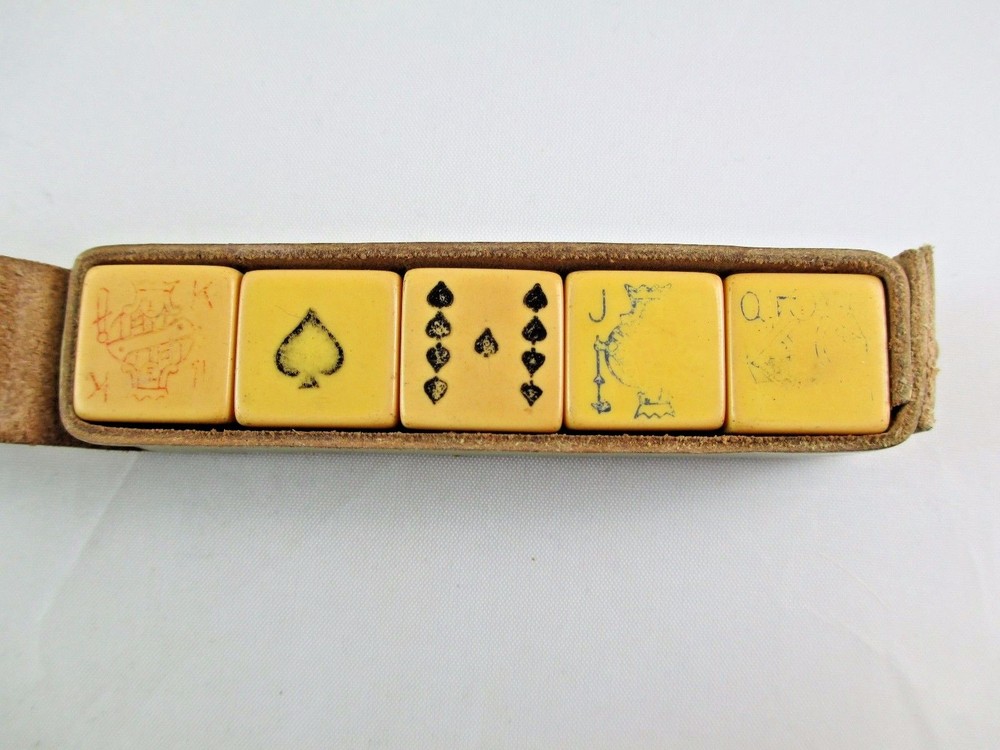 Vintage BAKELITE POKER DICE & Case 688C