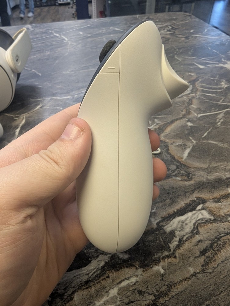 Meta Oculus Quest 3S - 128GB VR Headset with Controllers